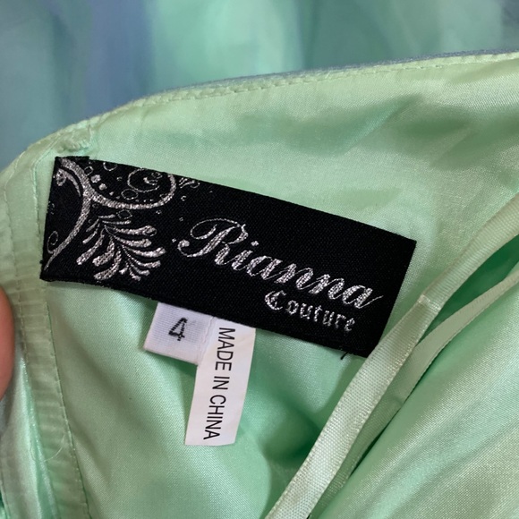 Beautiful gown for sale - Picture 5 of 5